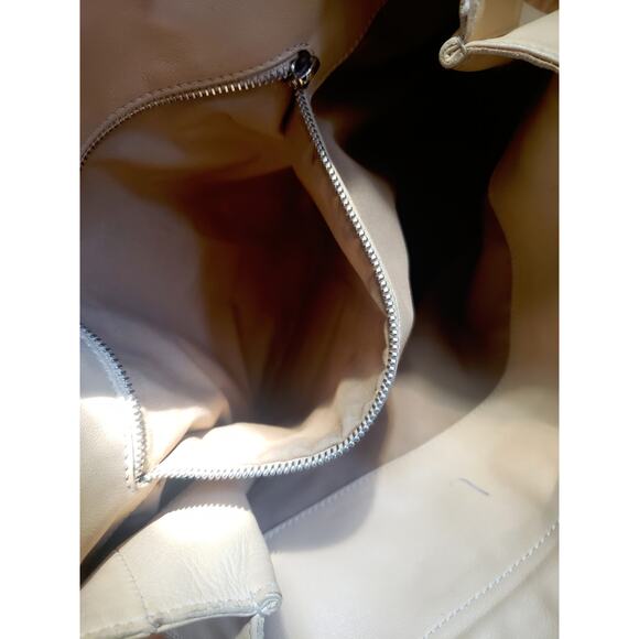 Tod's Leather Hobo Tote Handbag Shoulder Bag Purse Beige/Tan Large - Picture 9 of 10